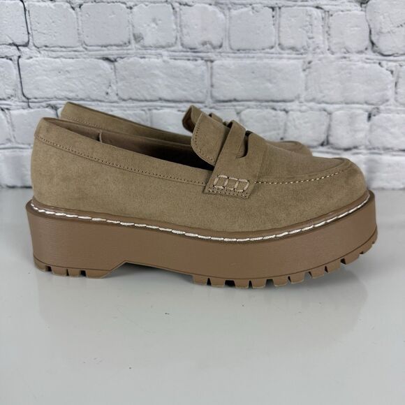 Torrid Lug Sole Penny Loafers Platform Shoes in Tan Faux Suede Women Size 7 WW - Picture 1 of 12